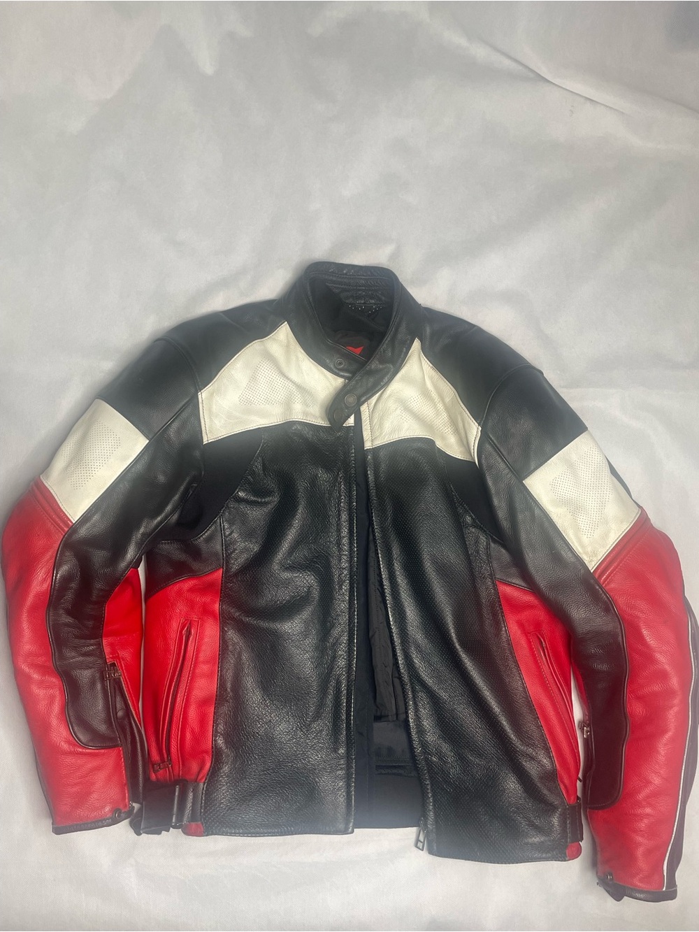 Vintage DAinESE Leather Motorcycle Jacket Size 52 Euro Large Armor Racing Liner